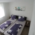 Haus Baracca Ubytování v soukromí Vella